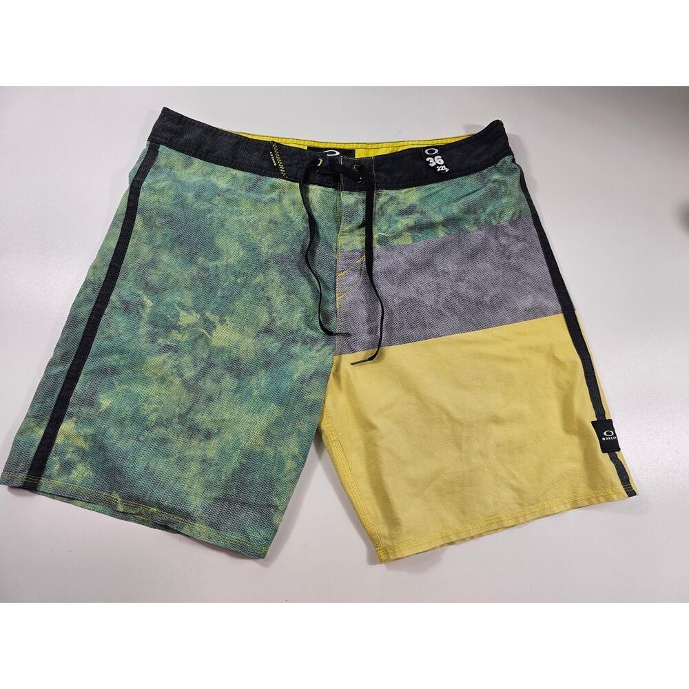 Oakley voyage color block retro 90s board shorts size 36 EUC hybrid trunks